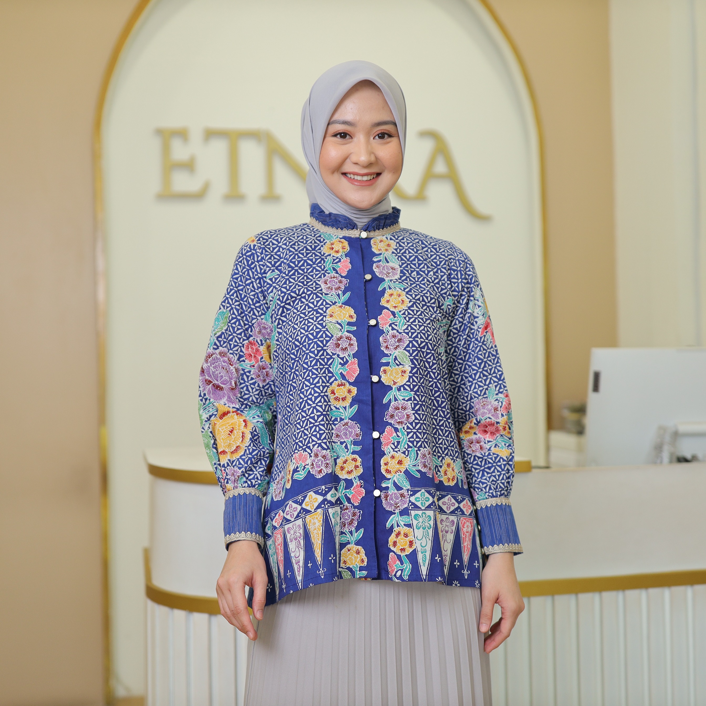 Kemeja Wirasti