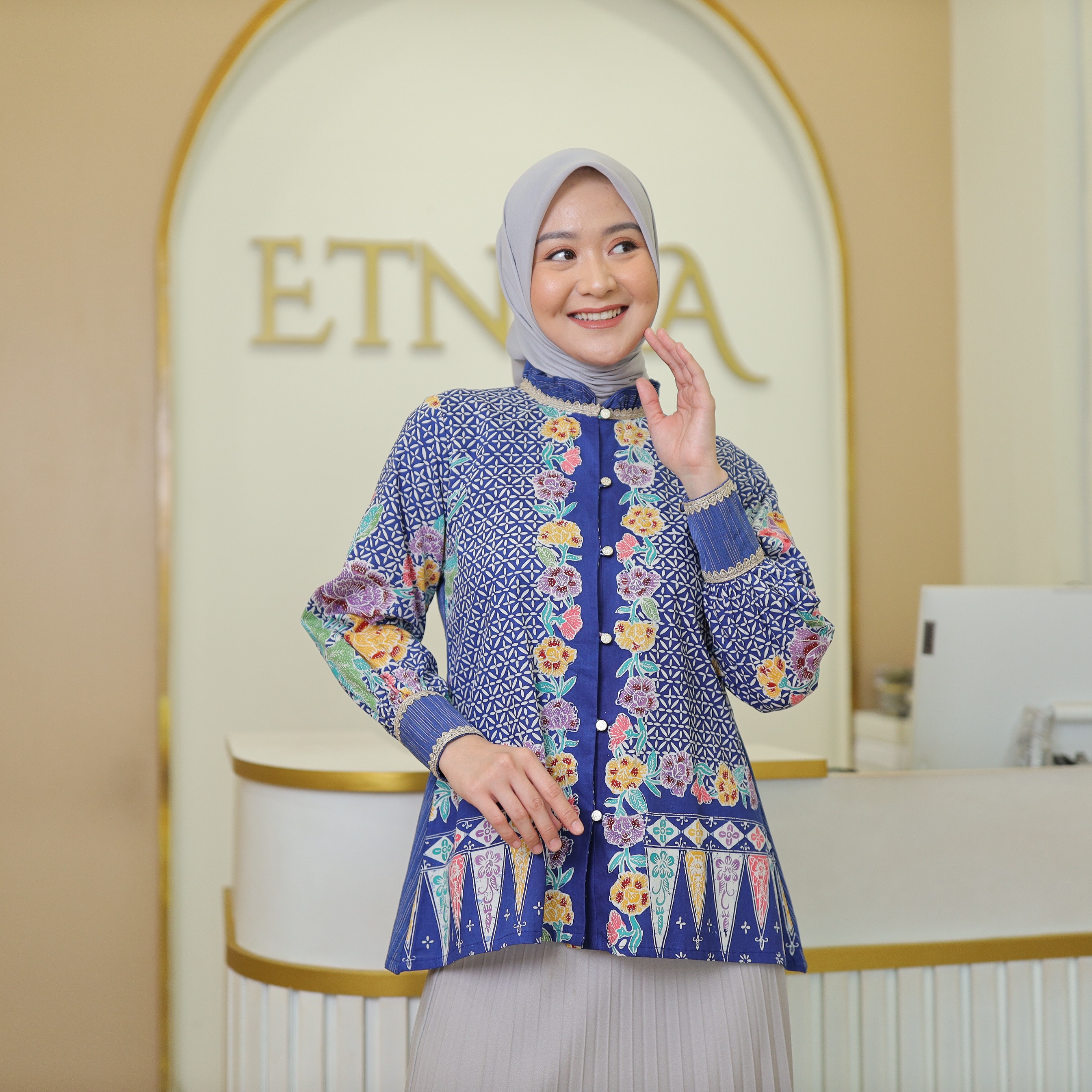 Kemeja Wirasti
