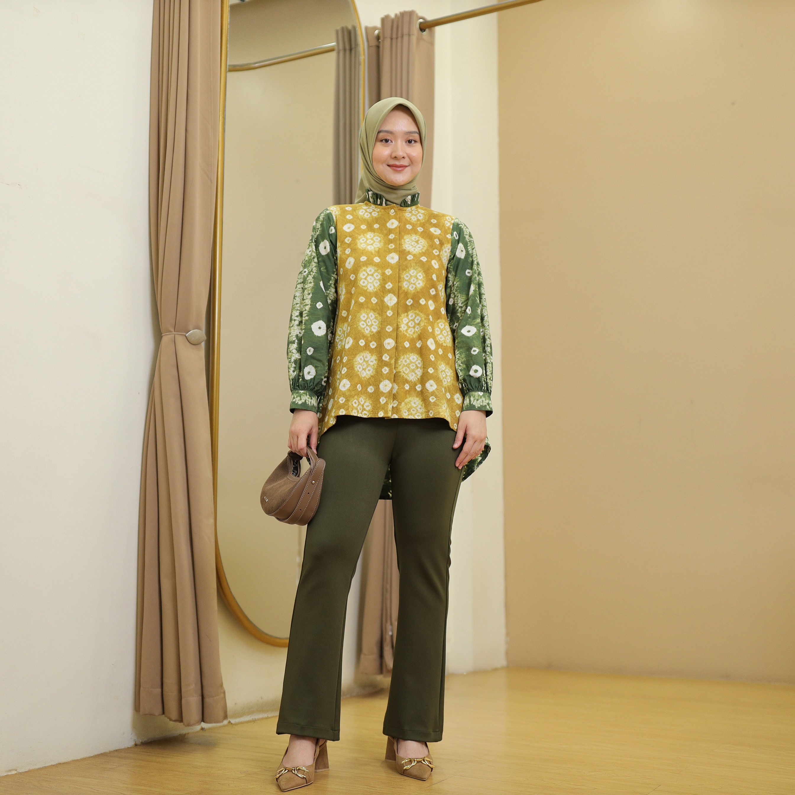 Kemeja Tarisa