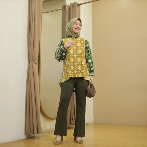 Kemeja Tarisa