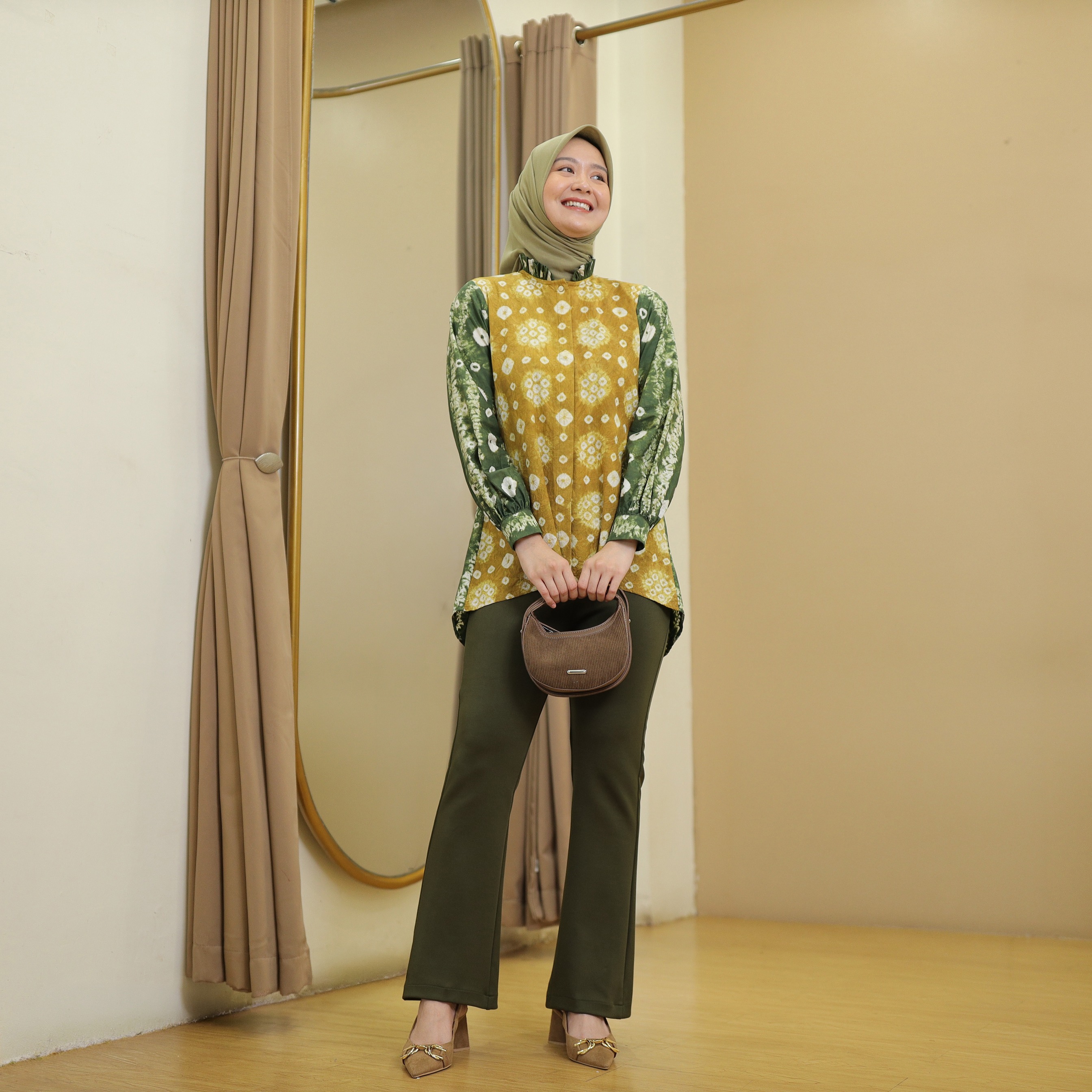 Kemeja Tarisa