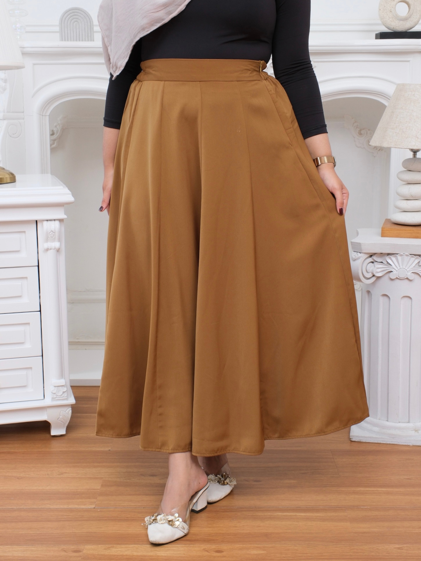 Hafsa set raya series