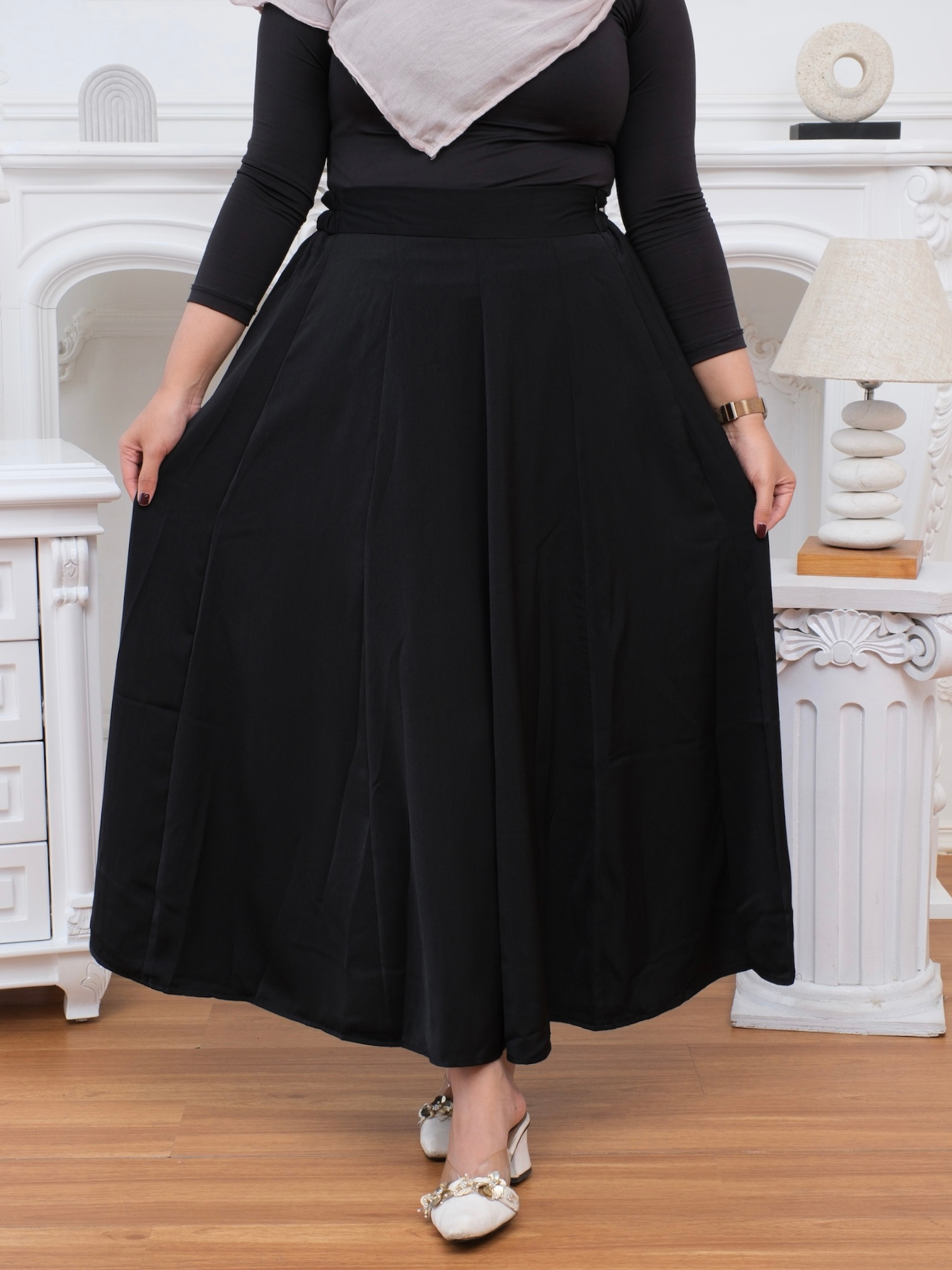 Hafsa set raya series