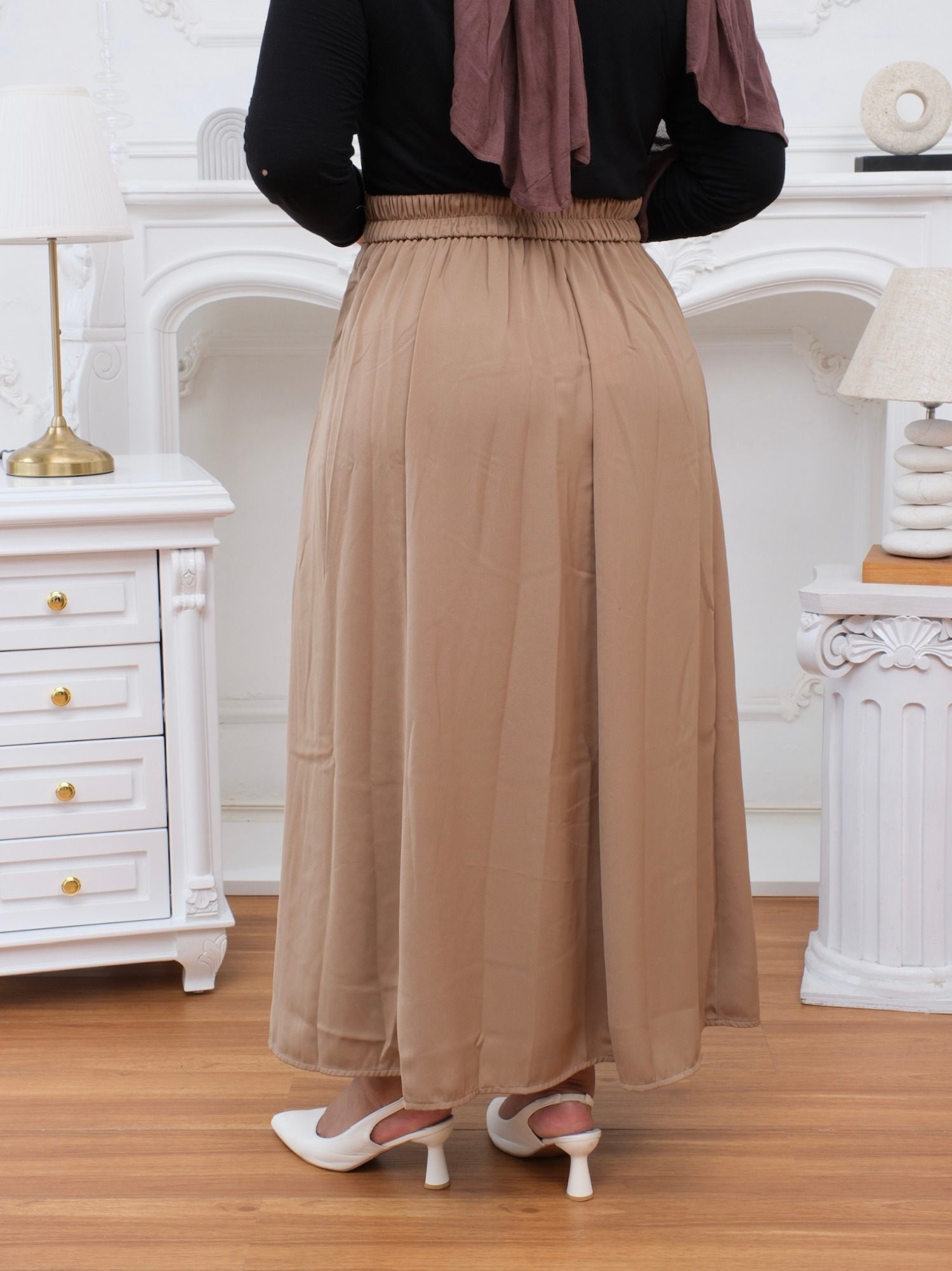 Hafsa set raya series