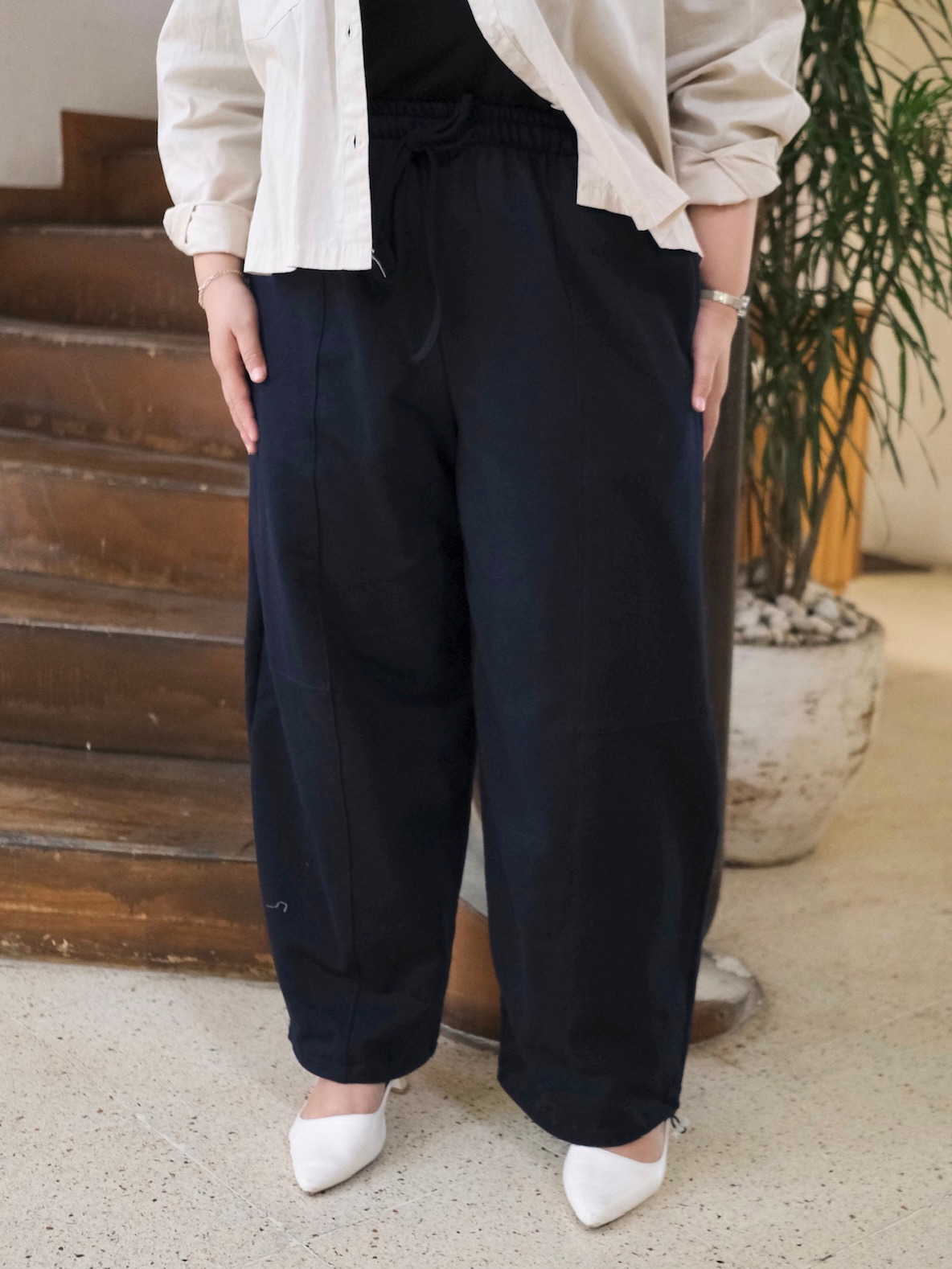Oddy barrel pants