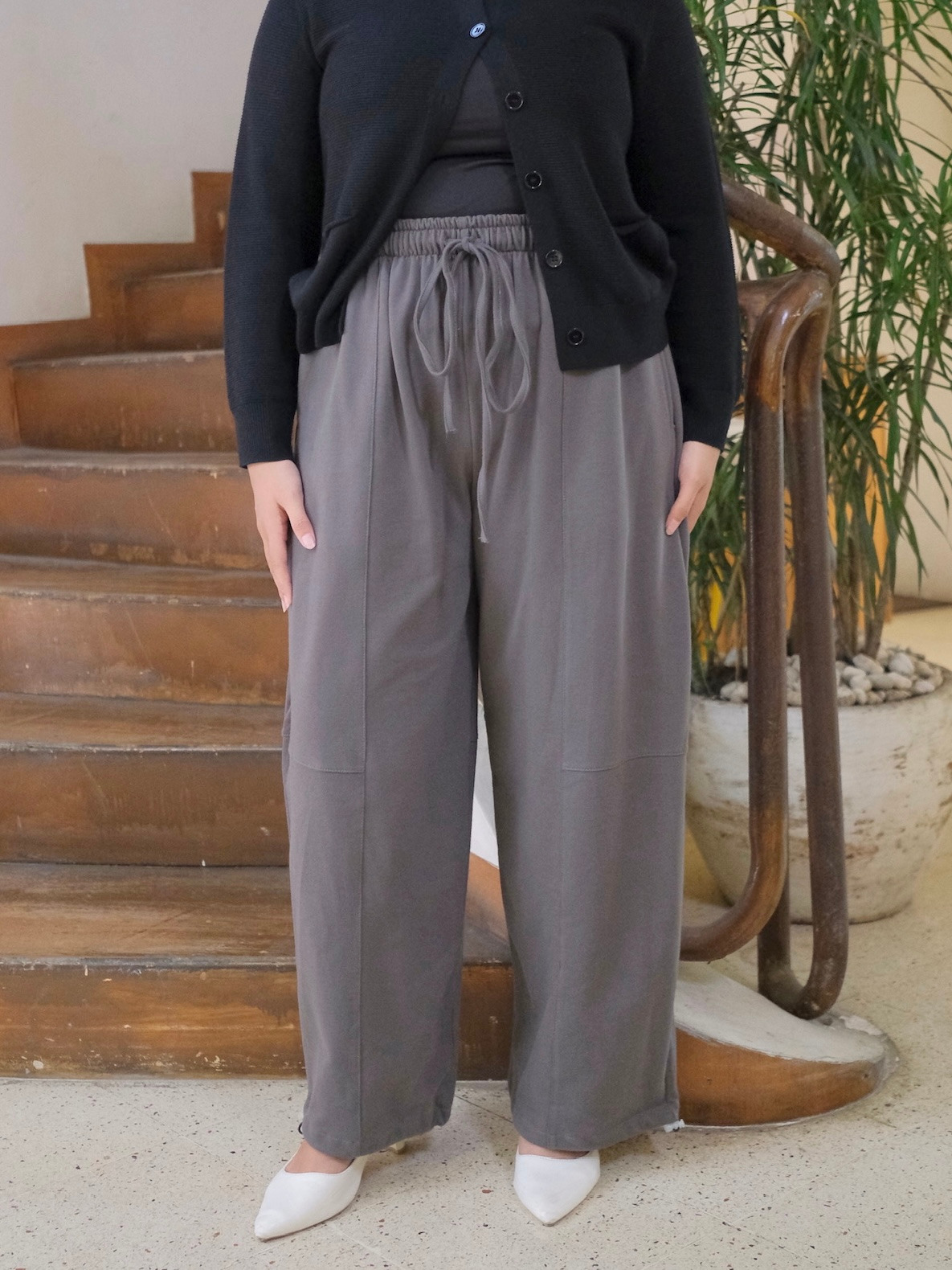 Oddy barrel pants