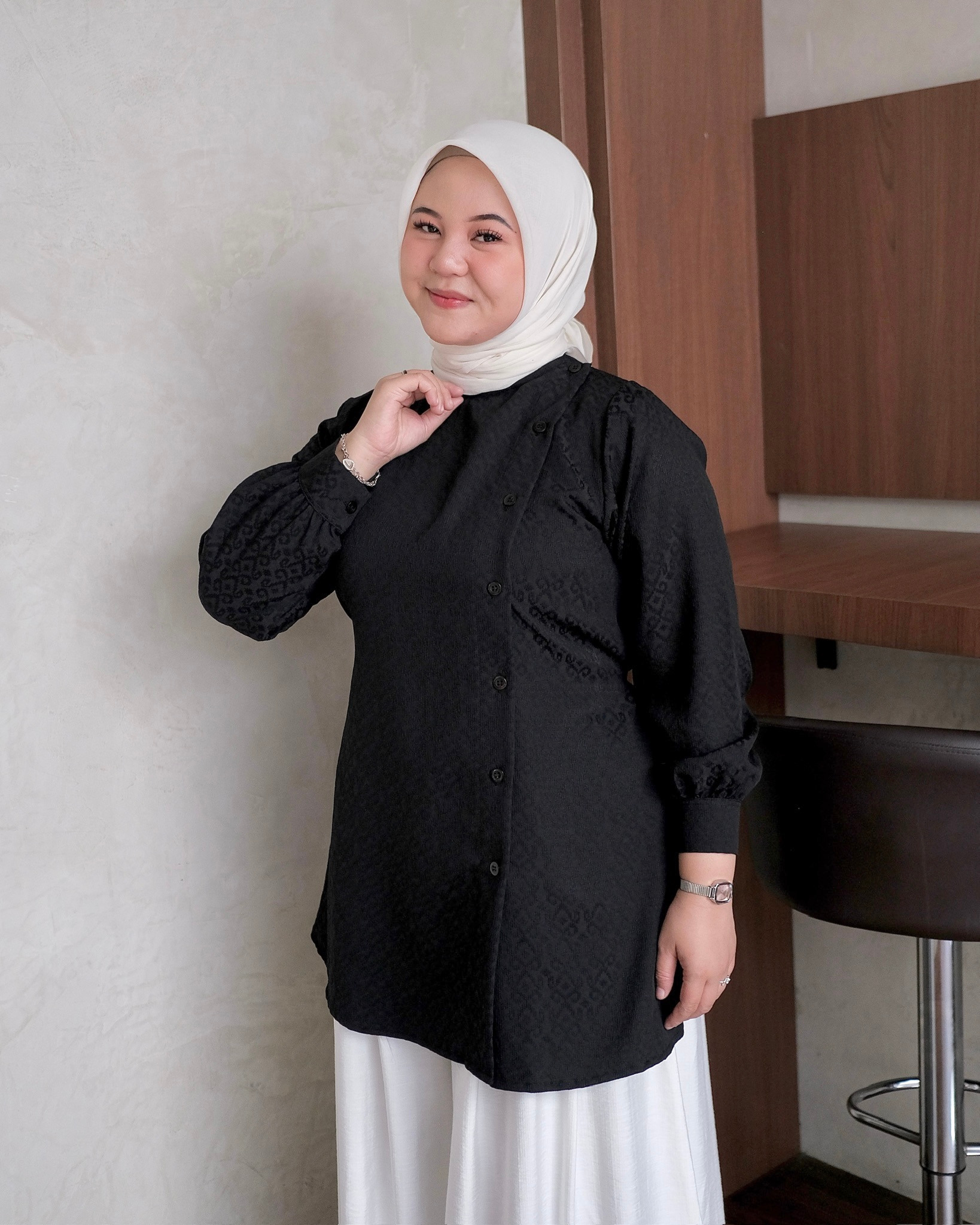 Esha Tunic