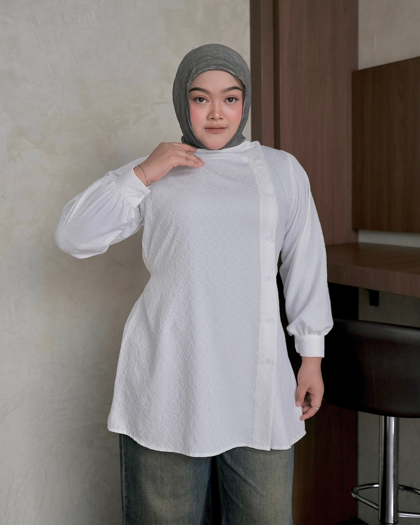 Esha Tunic