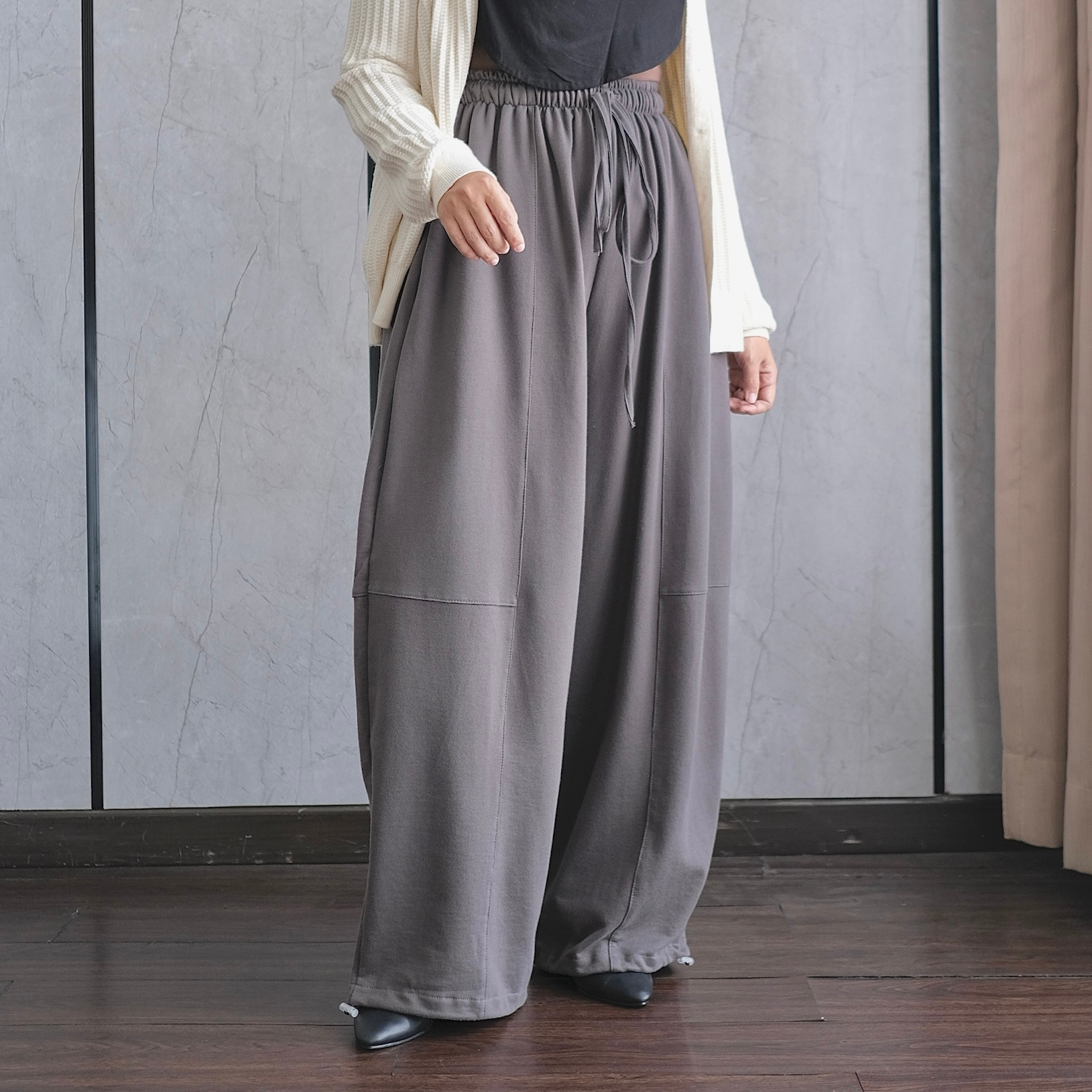 Oddy barrel pants