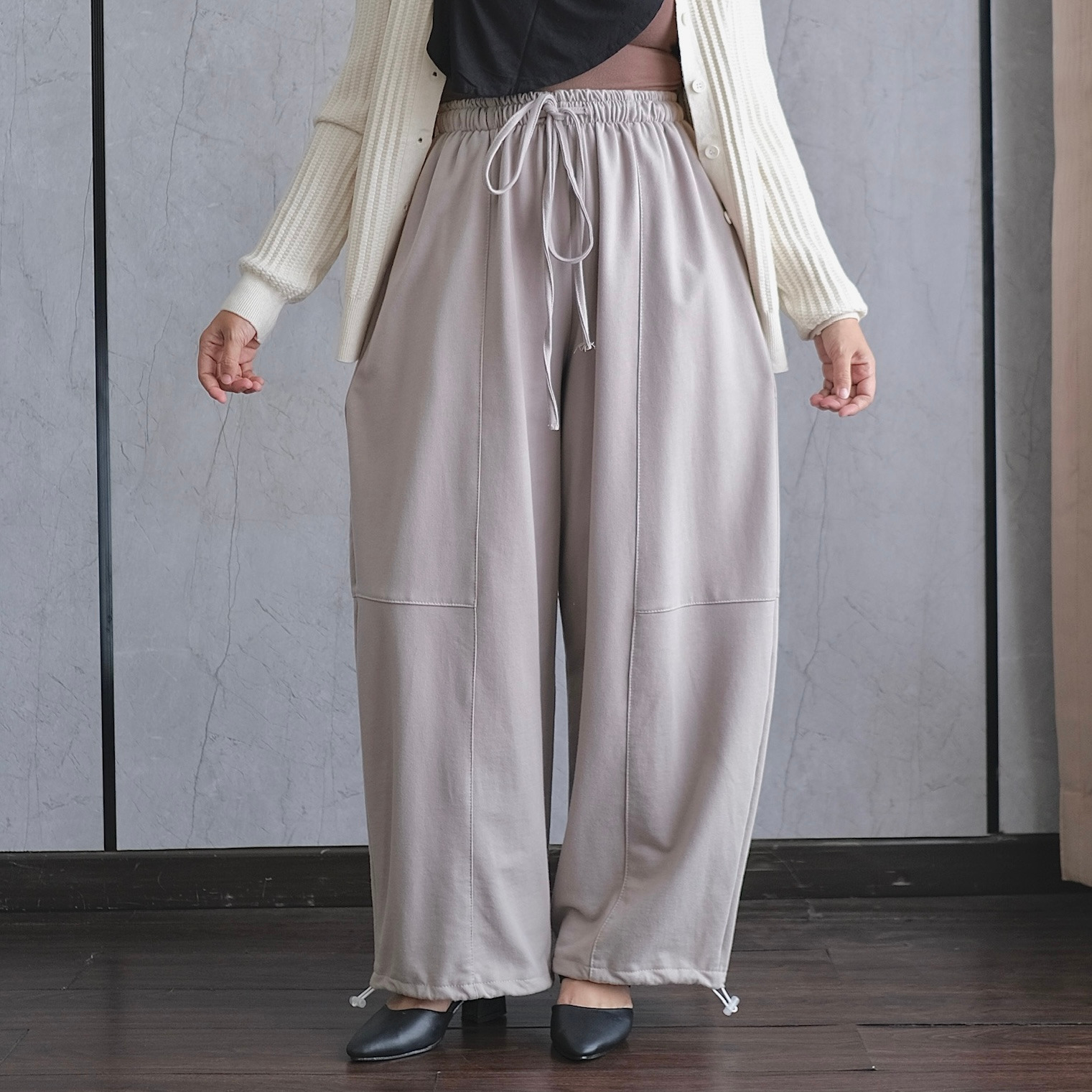 Oddy barrel pants