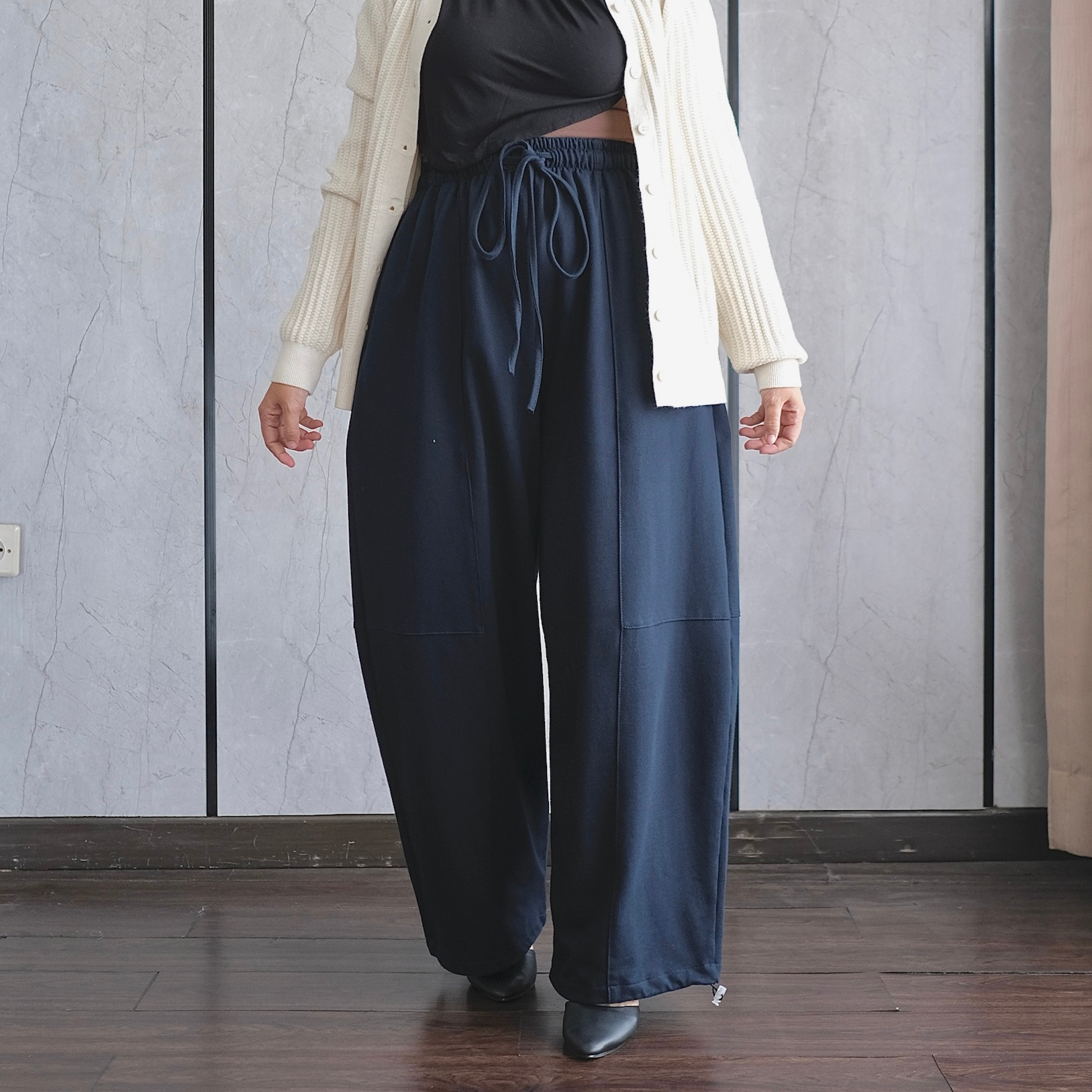 Oddy barrel pants