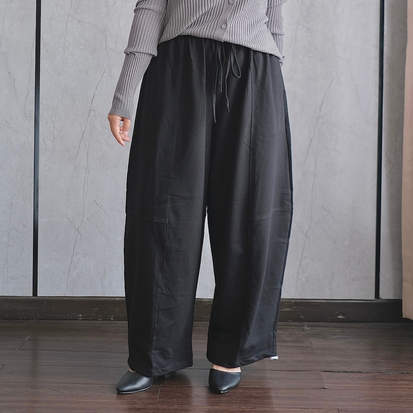 Oddy barrel pants