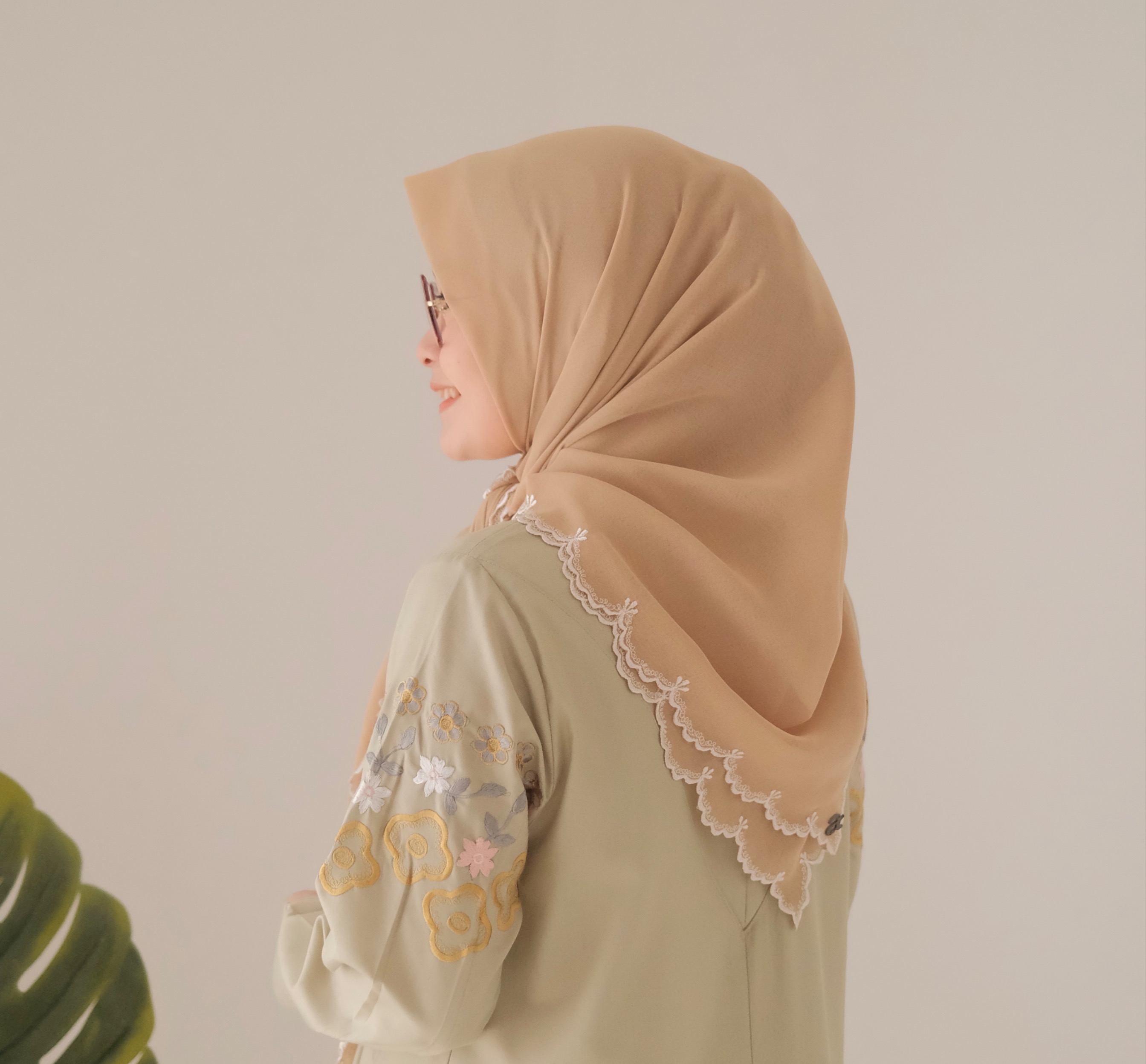 Molek Paris Scarf Embroidery