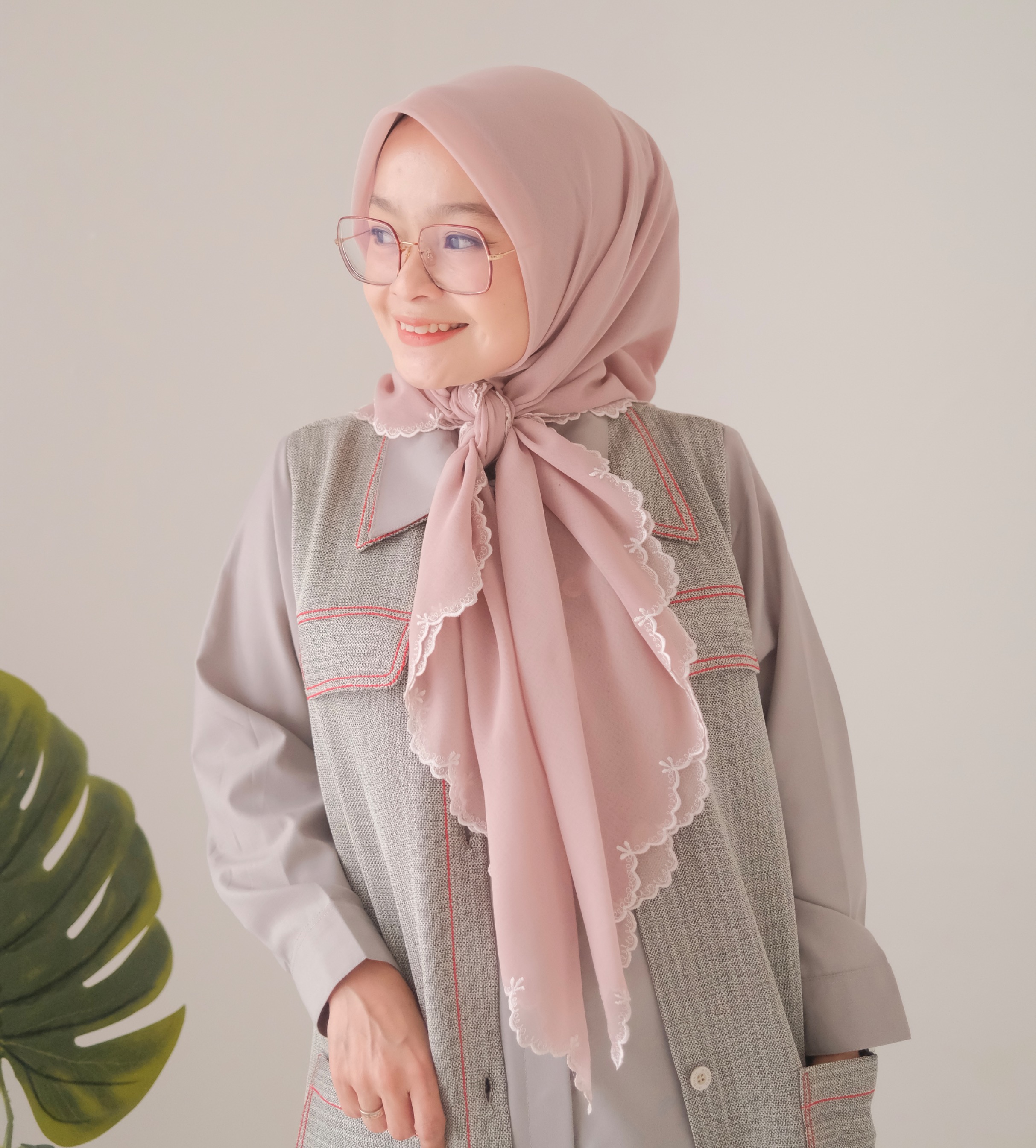 Molek Paris Scarf Embroidery