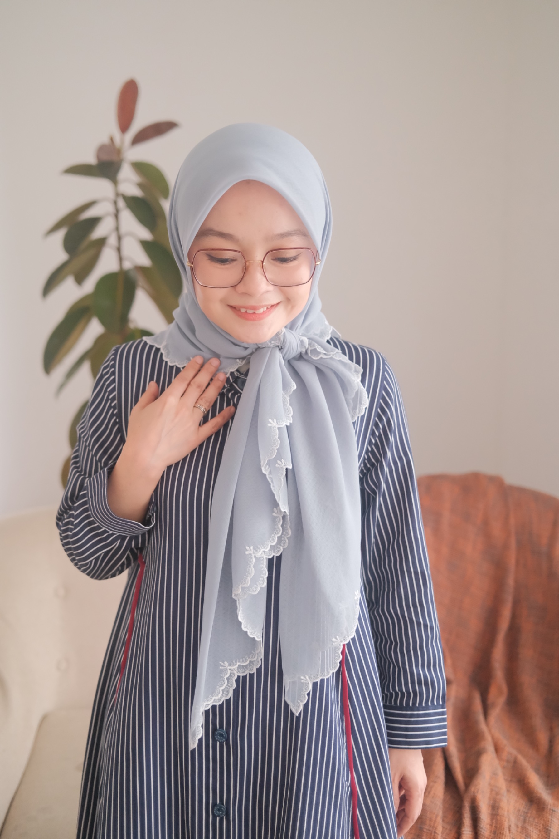 Molek Paris Scarf Embroidery