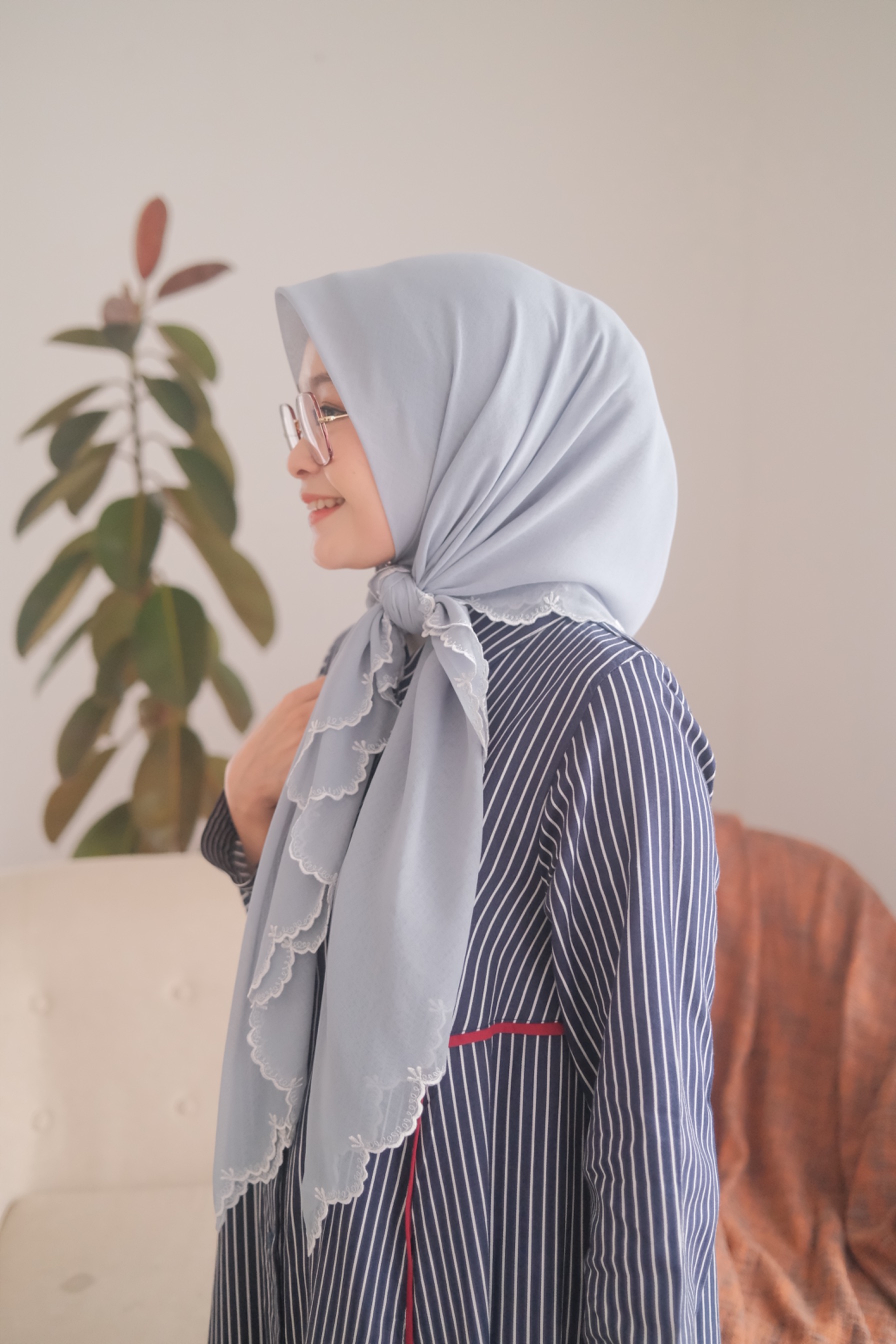 Molek Paris Scarf Embroidery