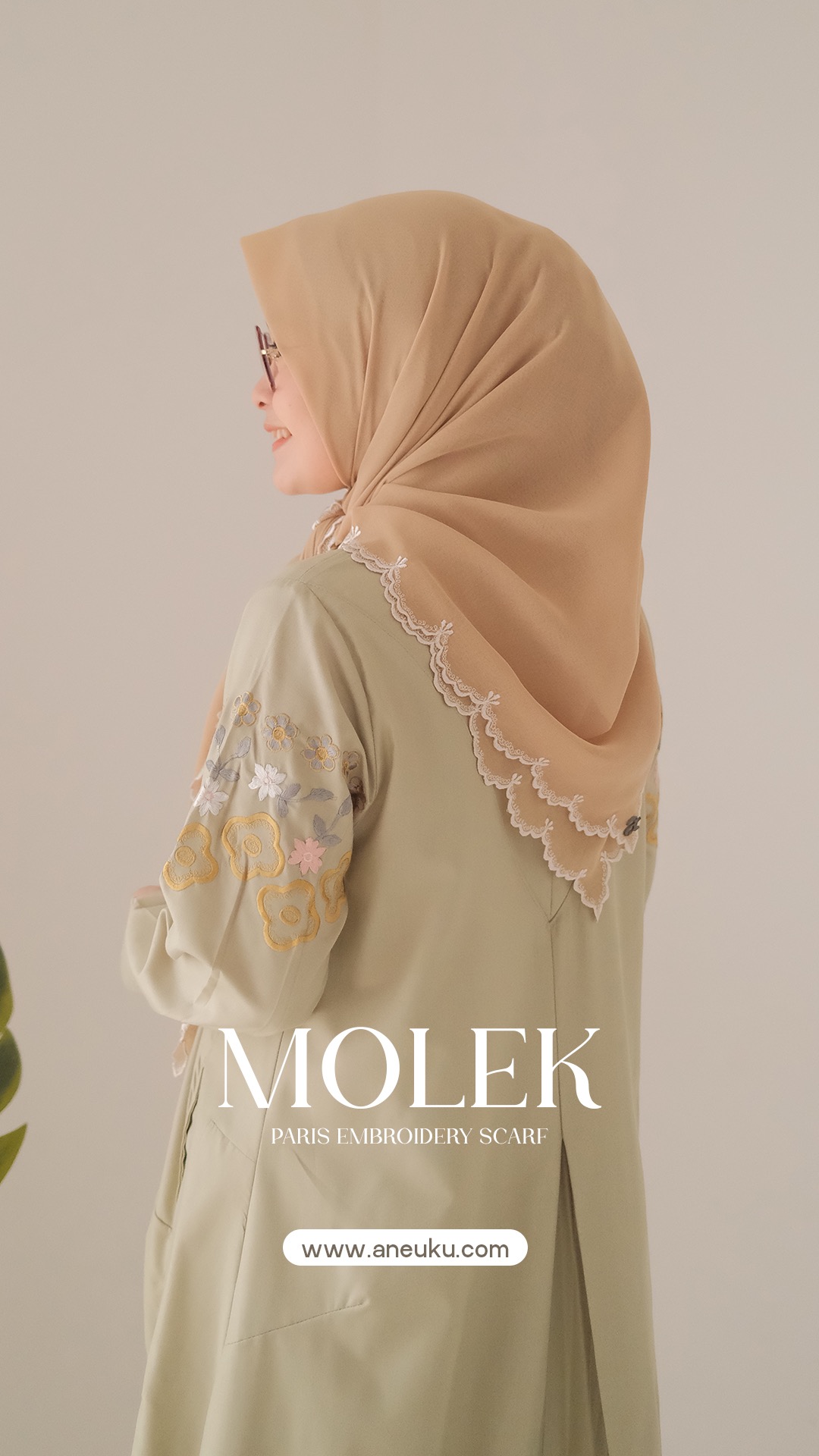 Molek Paris Scarf Embroidery
