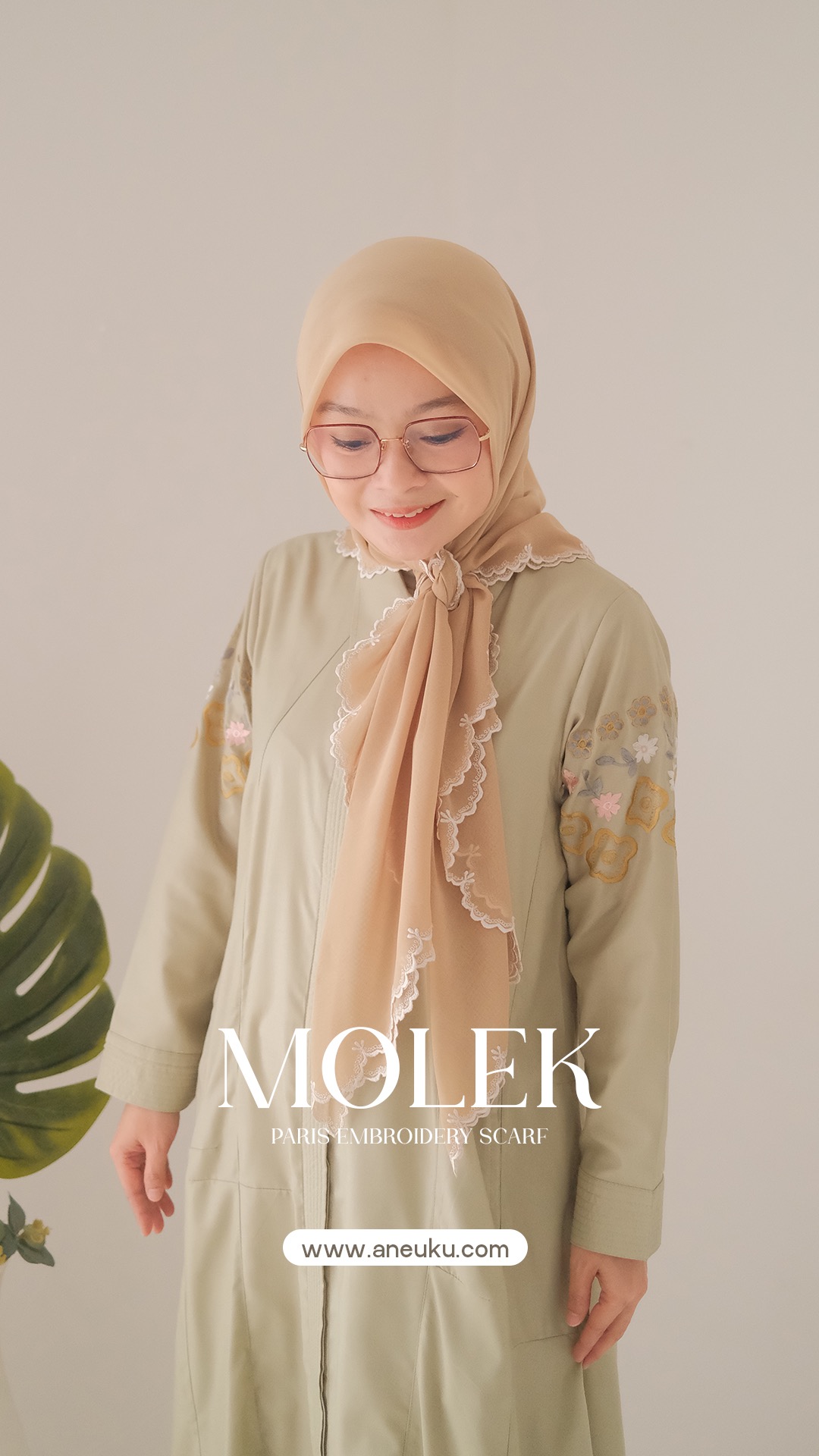 Molek Paris Scarf Embroidery
