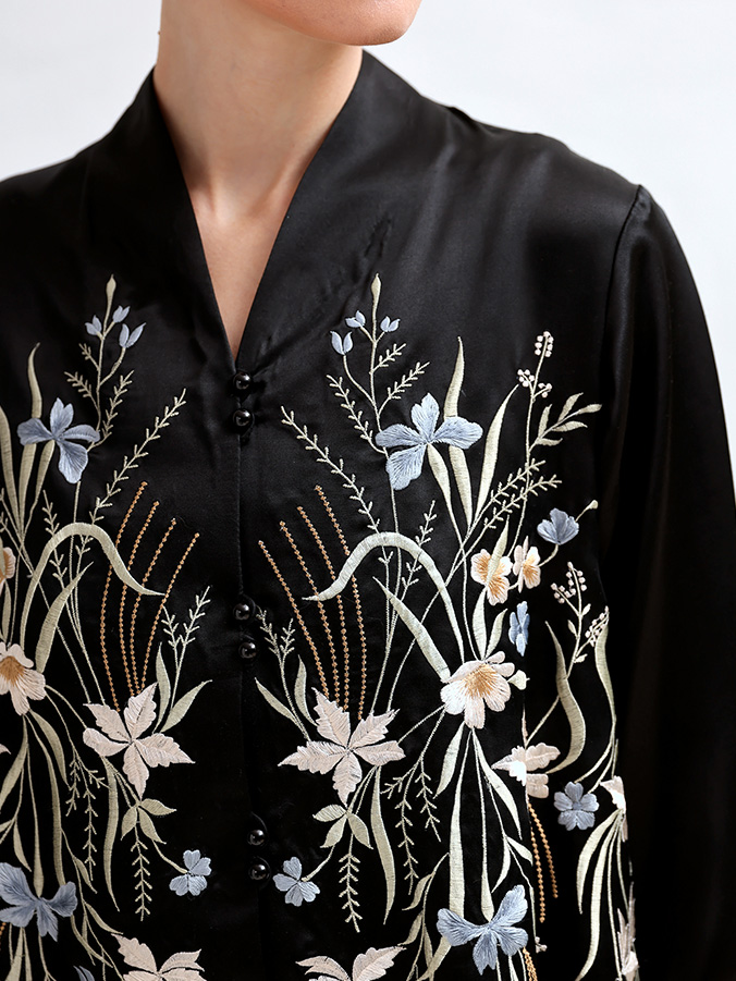 Swaranismara - Relaxed Kebaya in Black
