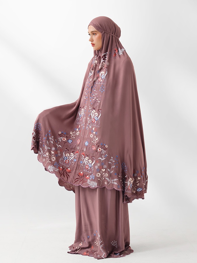 Swaranismara - Luxe Prayer Robe in Rosewood
