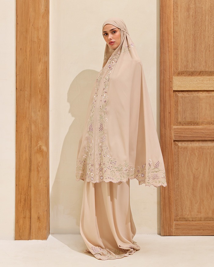 Senaraya - Classic Prayer Robe in Bisque
