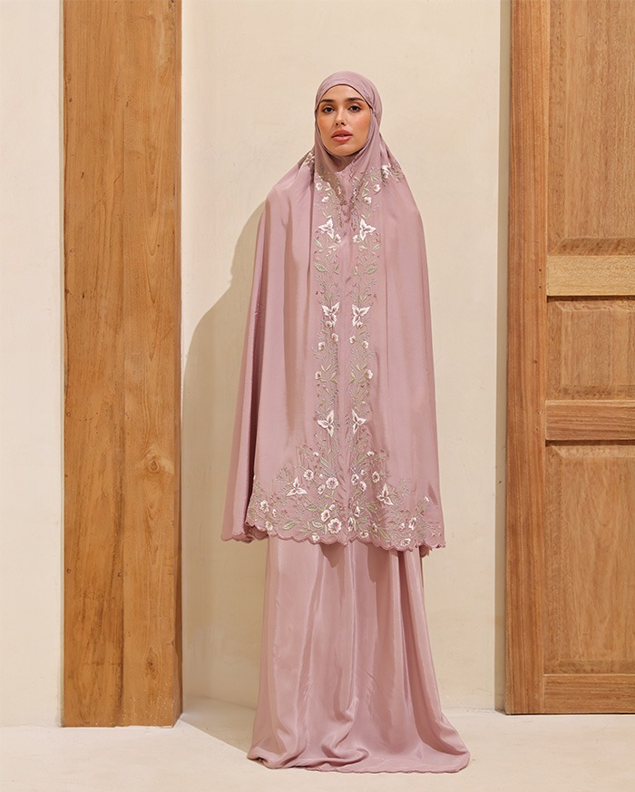 Senaraya - Light Prayer Robe in Lilac