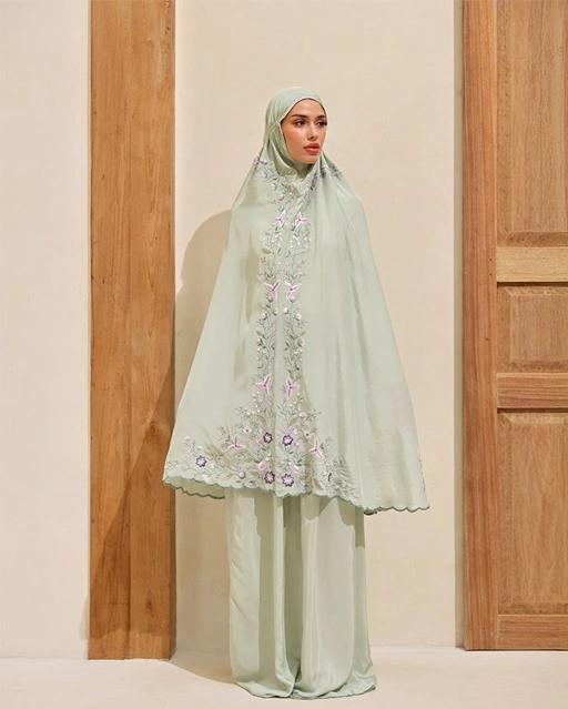 Image of Senaraya - Light Prayer Robe in Sage