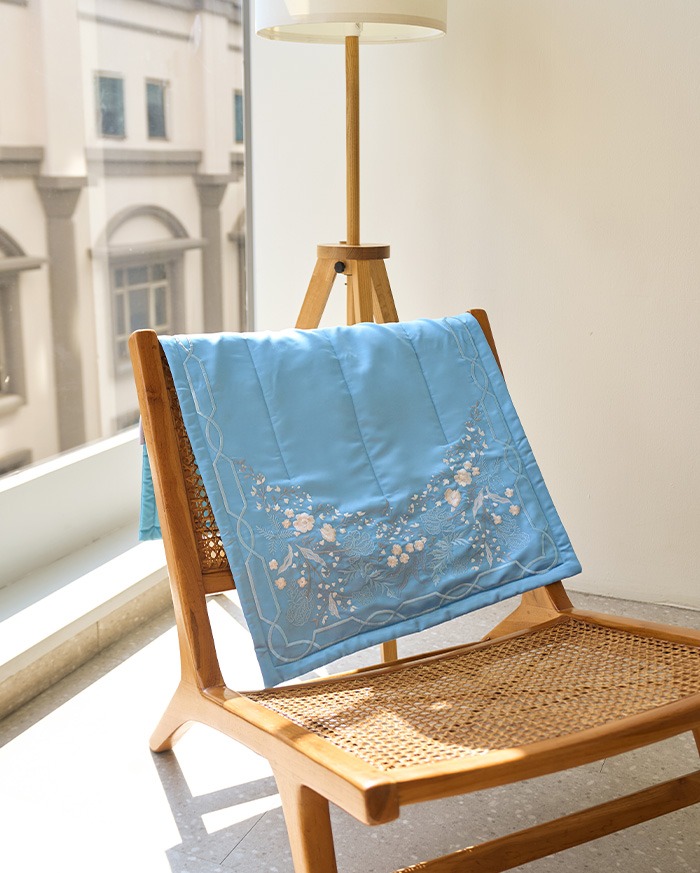 Arumanika - Signature Prayer Mat in Blue