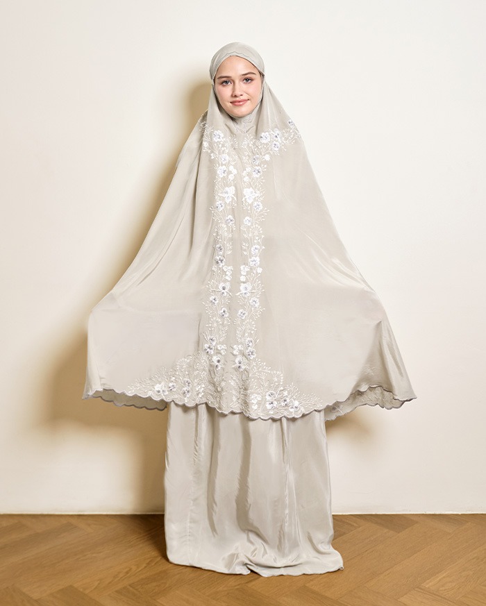 Arumanika - Light Prayer Robe in Ash