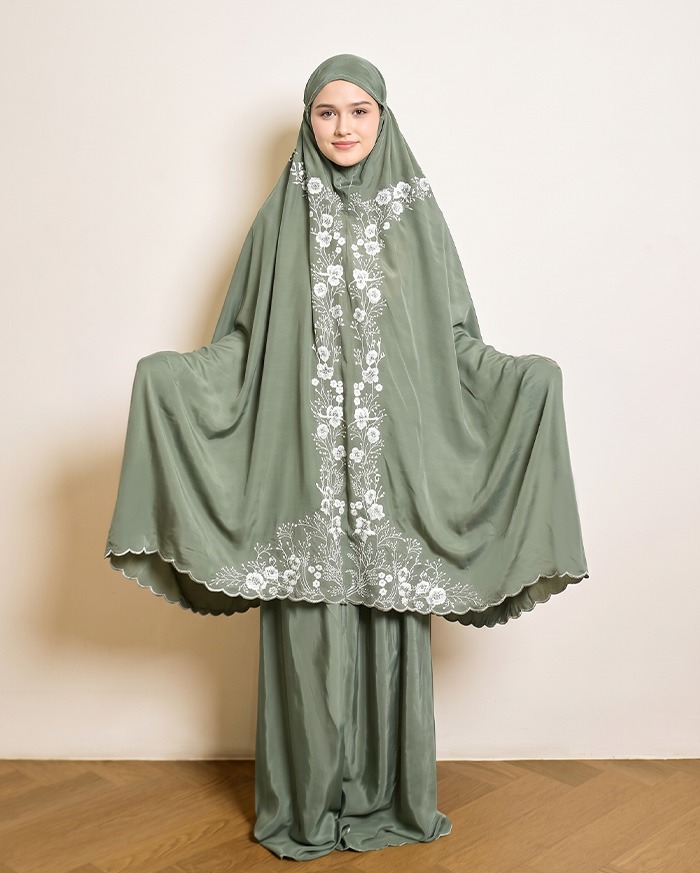 Arumanika - Light Prayer Robe in Olive