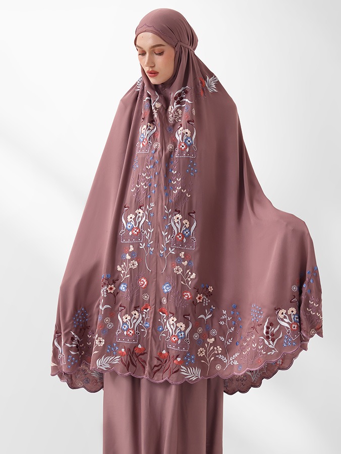 Swaranismara - Luxe Prayer Robe in Rosewood