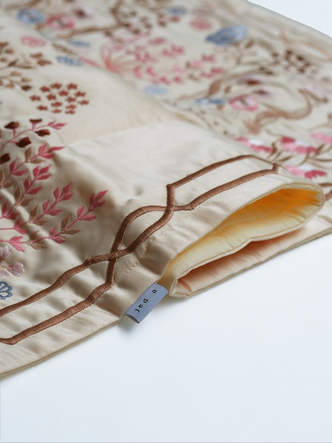 Swaranismara - Luxe Prayer Mat in Cream