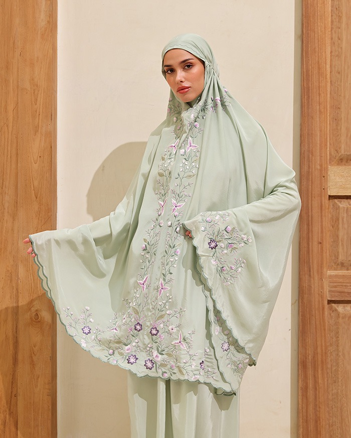 Senaraya - Light Prayer Robe in Sage