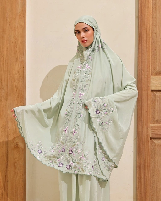 Image of Senaraya - Light Prayer Robe in Sage