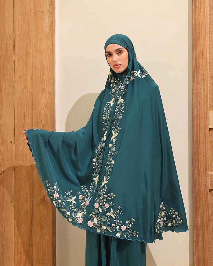 Senaraya - Light Prayer Robe in Teal