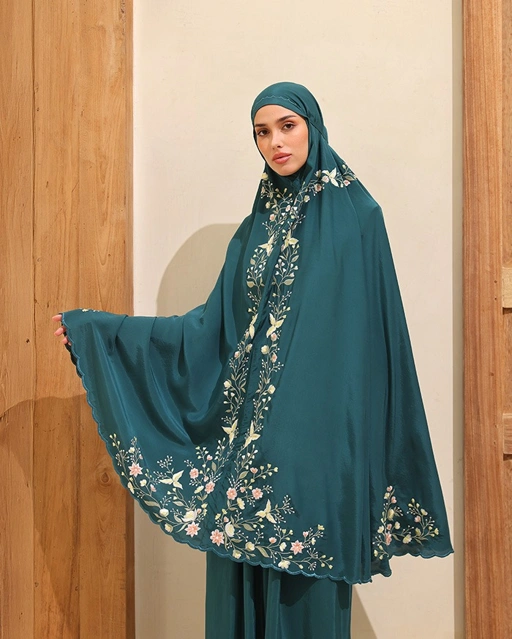 Image of Senaraya - Light Prayer Robe in Teal
