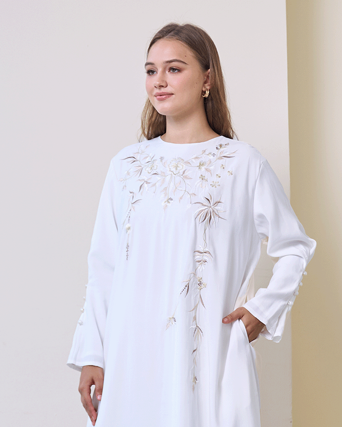 Arumanika - Long Dress in White