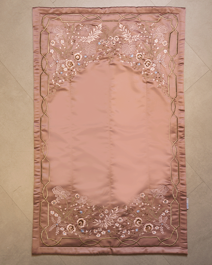 Arumanika - Signature Prayer Mat in Hazel