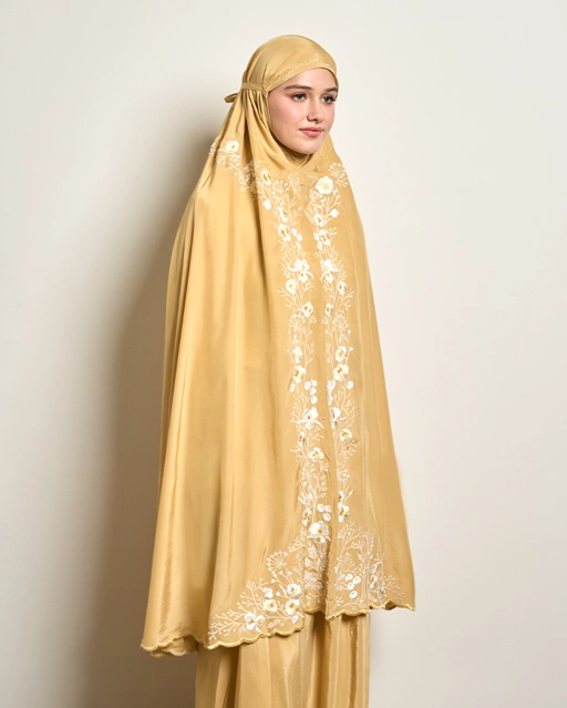 Arumanika - Light Prayer Robe in Gold
