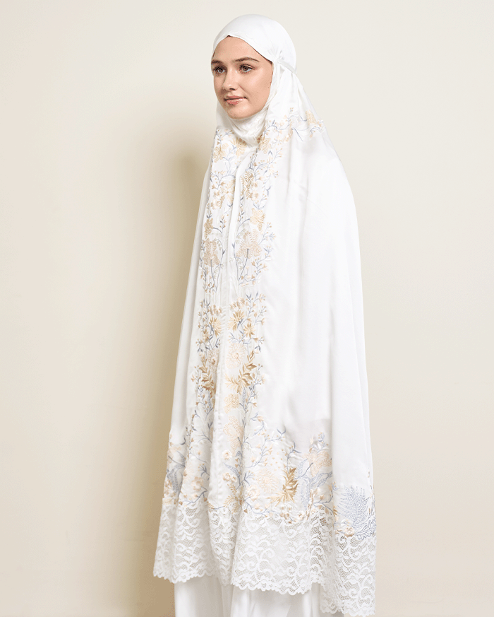 Arumanika - Signature Prayer Robe in White
