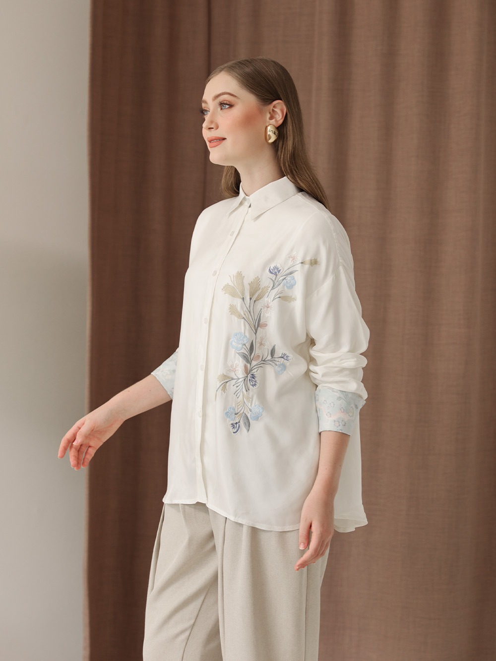 Whisperbloom - Long Sleeve Shirt in Off-White