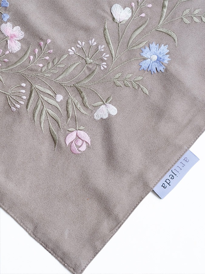 Swaranismara - Mini Prayer Mat in Grey