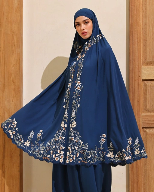 Image of Senaraya - Classic Prayer Robe in Navy