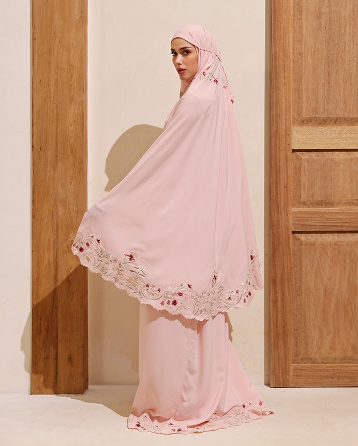 Senaraya - Classic Prayer Robe in Pink
