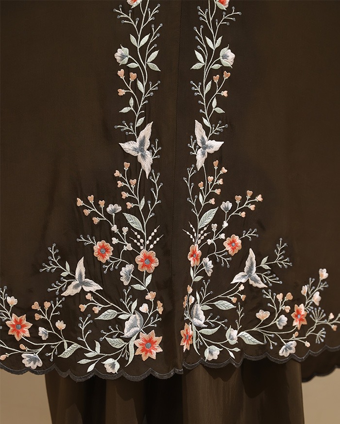 Senaraya - Light Prayer Robe in Espresso