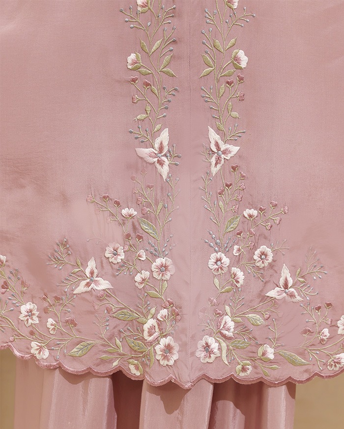 Senaraya - Light Prayer Robe in Lilac