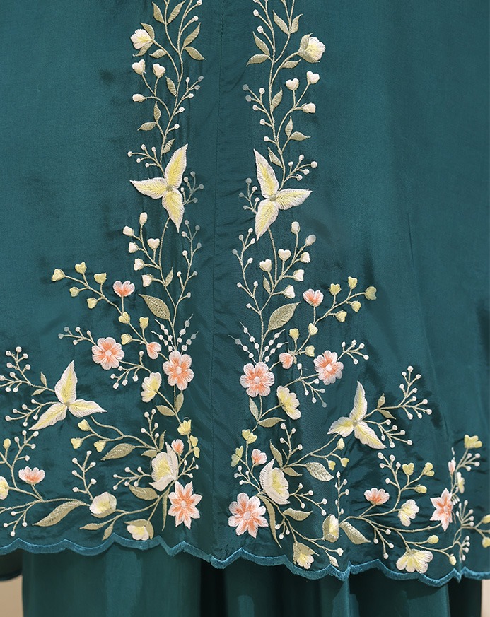 Senaraya - Light Prayer Robe in Teal