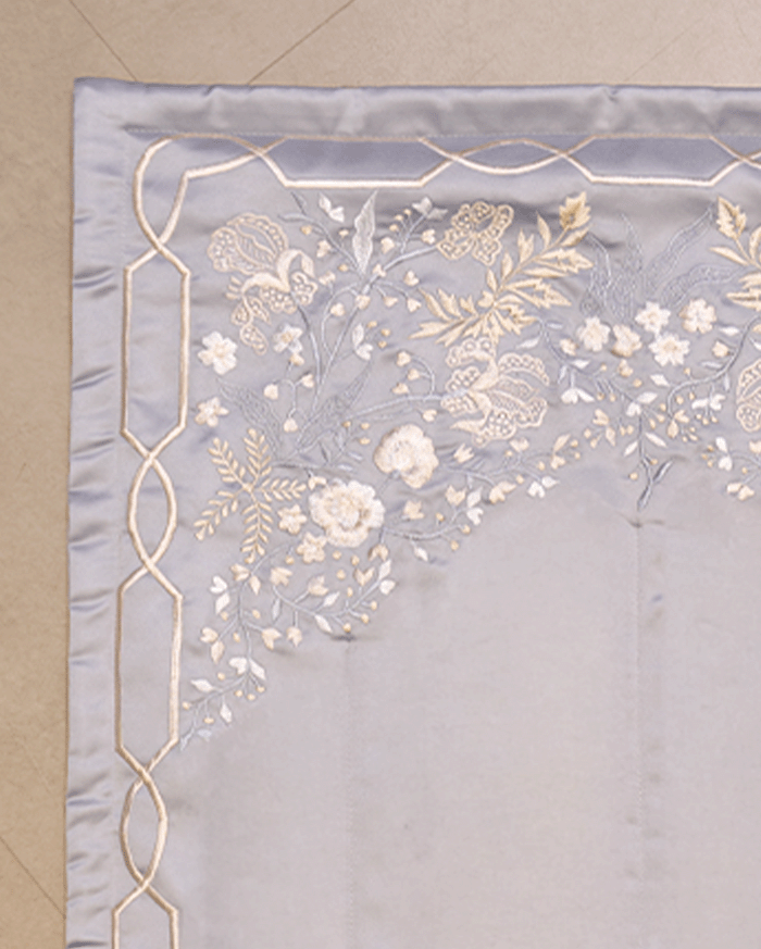 Arumanika - Signature Prayer Mat in Grey