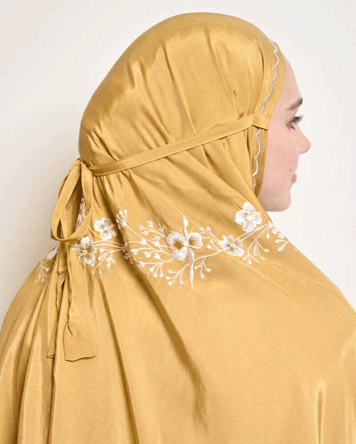 Arumanika - Light Prayer Robe in Gold