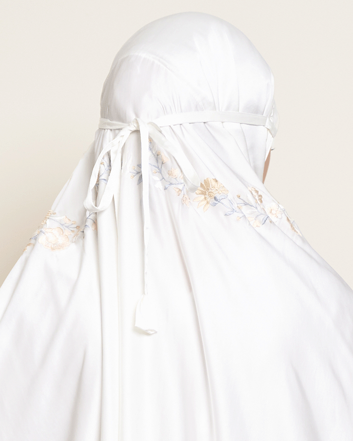 Arumanika - Signature Prayer Robe in White